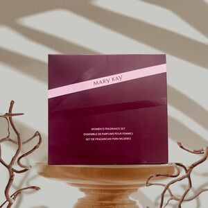 Mary Kay Women's Fragrance Set in Rich Purple and Soft Pink